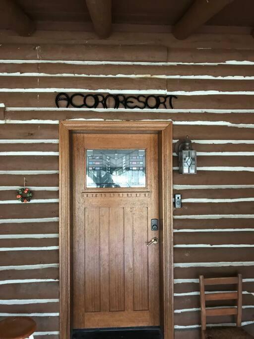 Acorn Resort A Unique Retreat Cabin, 13 Acres Land Bloomington Bagian luar foto